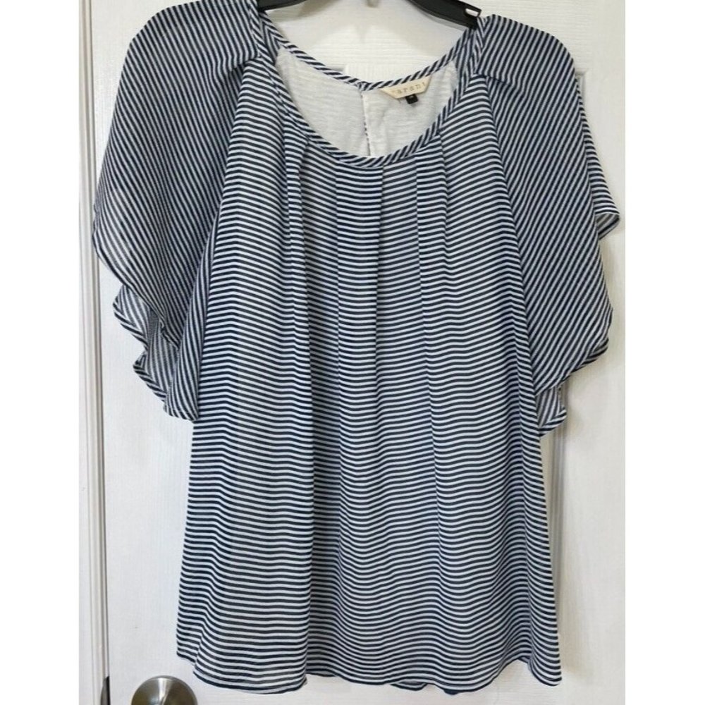 rarant shirt women's 11R measures as a M great shape